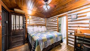 Asheville NC Log Cabins, Cabins for Rent in NC, Cabins for Rent in Asheville, Cabin Rentals Asheville, North Carolina Blue Ridge Mountains Cabin Rentals, Log Cabin Rental NC