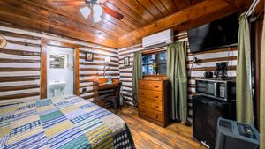 Asheville NC Log Cabins, Cabins for Rent in NC, Cabins for Rent in Asheville, Cabin Rentals Asheville, North Carolina Blue Ridge Mountains Cabin Rentals, Log Cabin Rental NC
