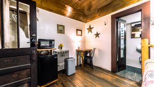 Log Cabins for rent in NC, Cabin Rentals in Blue Ridge Mountains NC, Log Cabins in NC Mountains, Asheville NC Honeymoon Cabins, Cabins Near Biltmore Estate