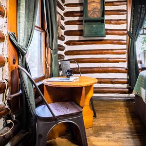  Log Cabin, Lodges Asheville NC, Asheville Lodges, Lodge Asheville North Carolina, Wooden Cabin Rental, Historic Cabin Rental