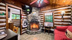 Asheville NC Log Cabins, Log Cabins Asheville NC, Log Cabin Motor Court Asheville, Asheville Log Cabins