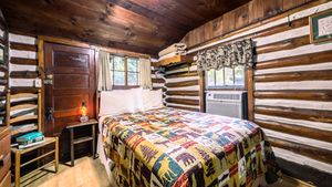 Asheville NC Log Cabins, Log Cabins Asheville NC, Log Cabin Motor Court Asheville, Asheville Log Cabins