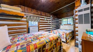 Asheville NC Log Cabins, Log Cabins Asheville NC, Log Cabin Motor Court Asheville, Asheville Log Cabins