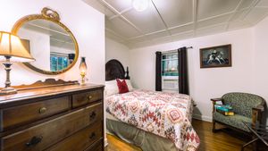 Asheville North Carolina Cabins, Cabins in Weaverville NC, Lodges in Asheville, Log Cabin Near Asheville NC, Log Cabin Motor Court