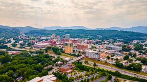 When staying at the Log Cabin Motor Court in Asheville NC, Greyline Tours are a great activity when staying at your cabin for rent in the blue ridge mountains